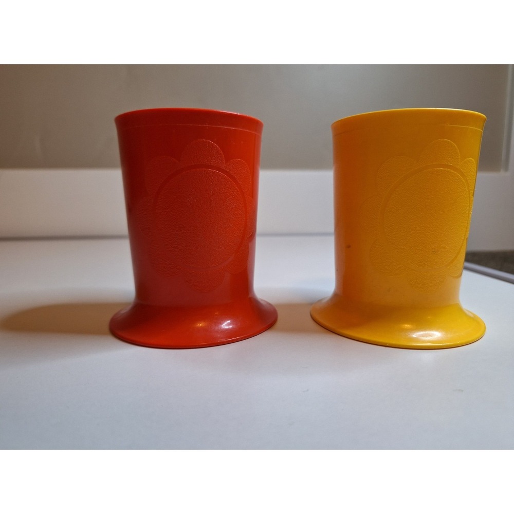 Vintage Tupperware Footed  Flower Sippy Cup  Lot Of Two Orange/ Yellow - No Lids